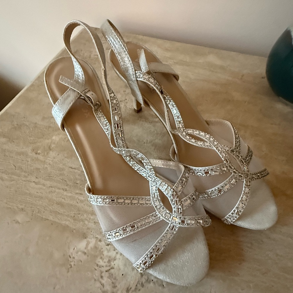 Elegant Silver Strappy Women's Sandals